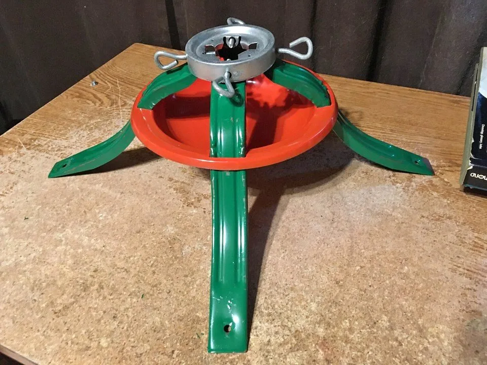 VINTAGE CHRISTMAS TREE STAND WITH BOTTOM HOLE & FOUR LEGS