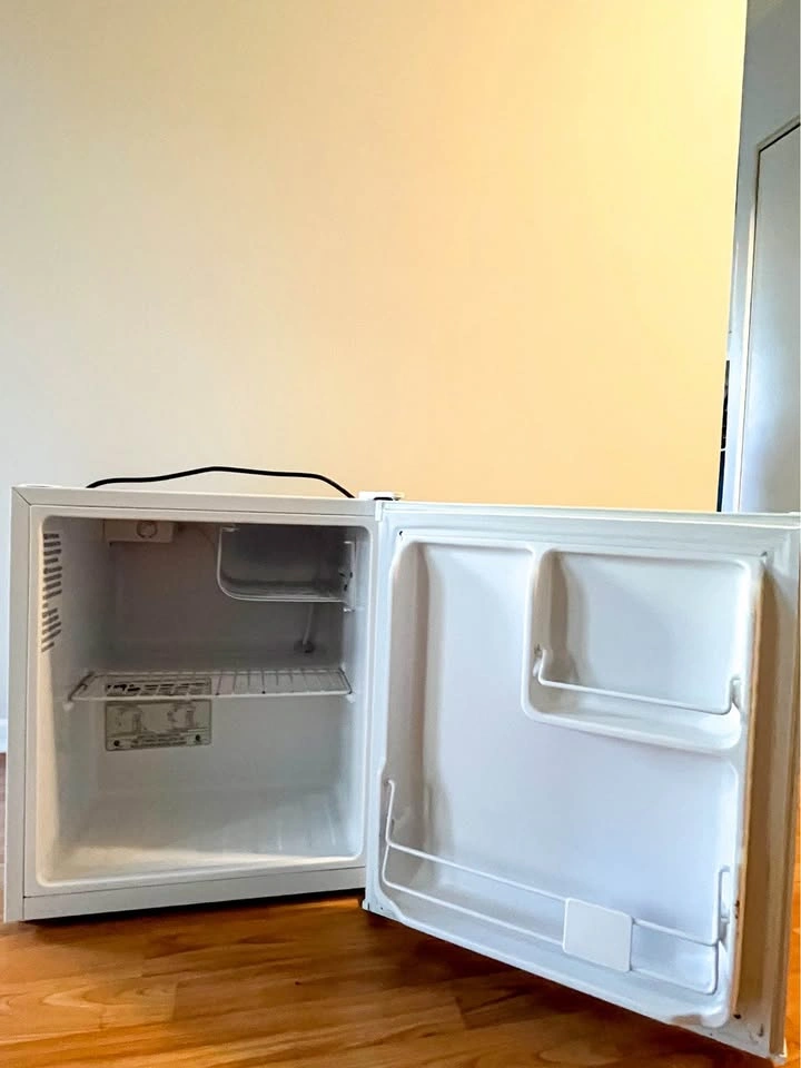 Mini fridge - Hamilton Beach - photo 3