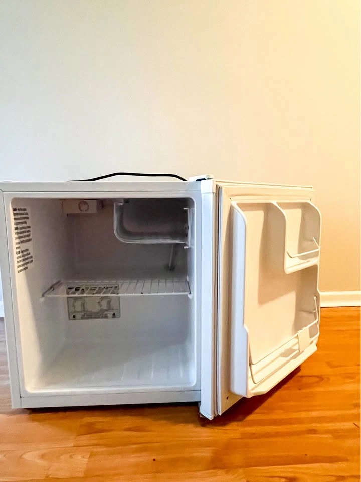 Mini fridge - Hamilton Beach - photo 4