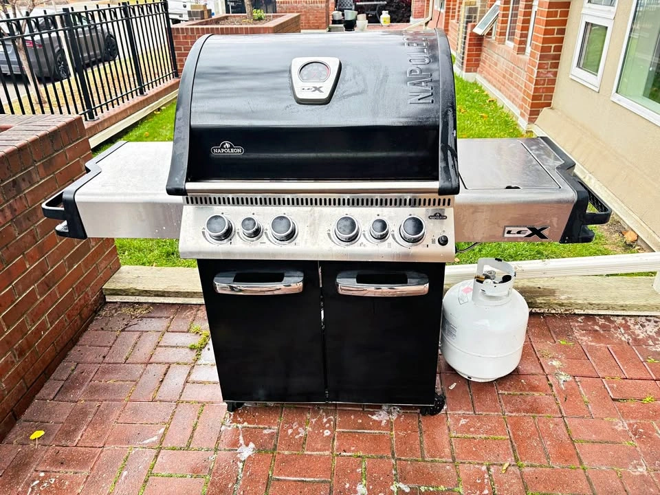 Napoleon 485 Propane Gas BBQ with Infrared Burners