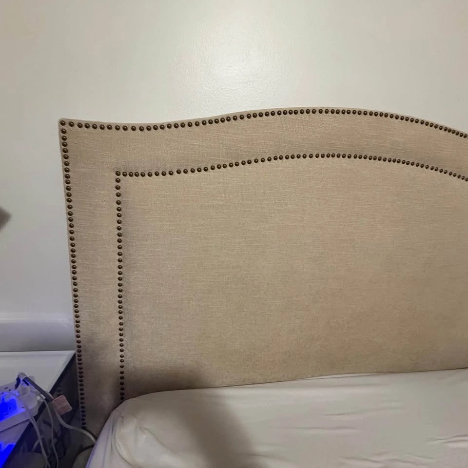 Pottery Barn Queen Headboard - No Stains, Pet/Smoke Free - photo 3