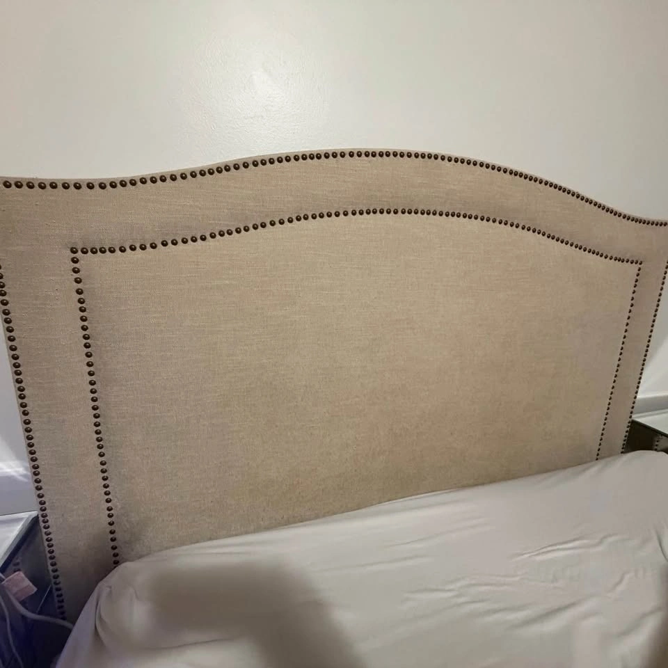 Pottery Barn Queen Headboard - No Stains, Pet/Smoke Free - photo 4