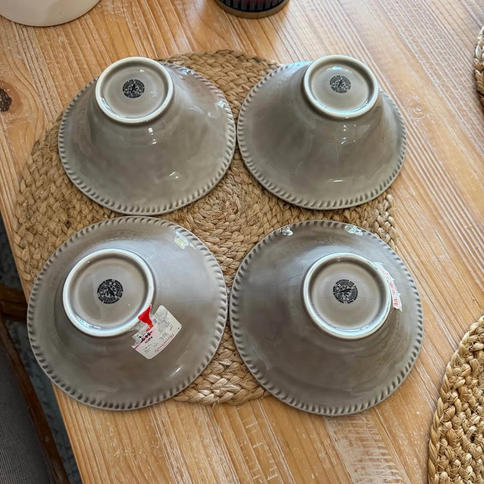Set of 4 Portuguese Ceramic Bowls with Decorative Rims - photo 2