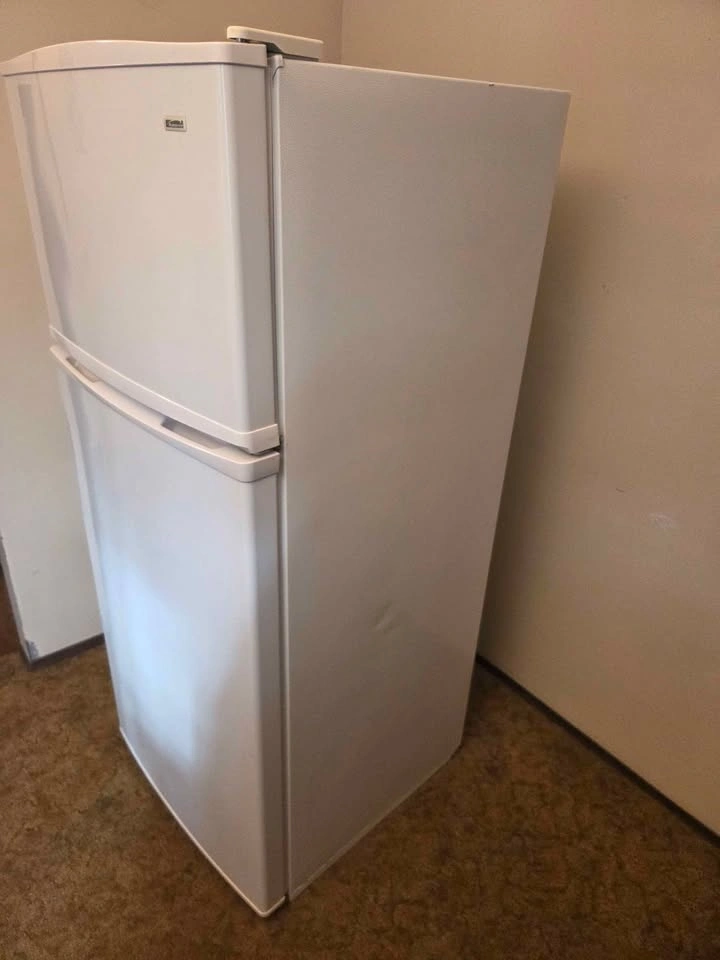 White Kenmore Refrigerator Delivery Available - photo 2