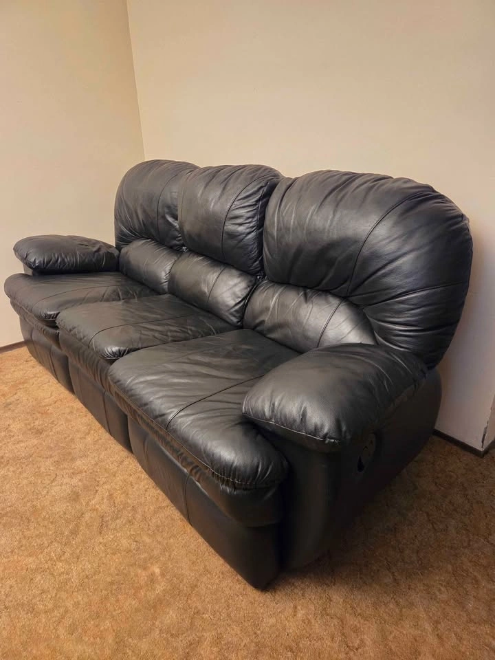 Black Leather Recliner Sofa Delivery Available - photo 3