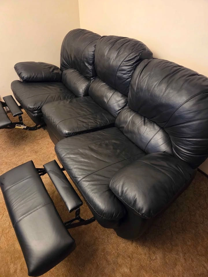 Black Leather Recliner Sofa Delivery Available - photo 4