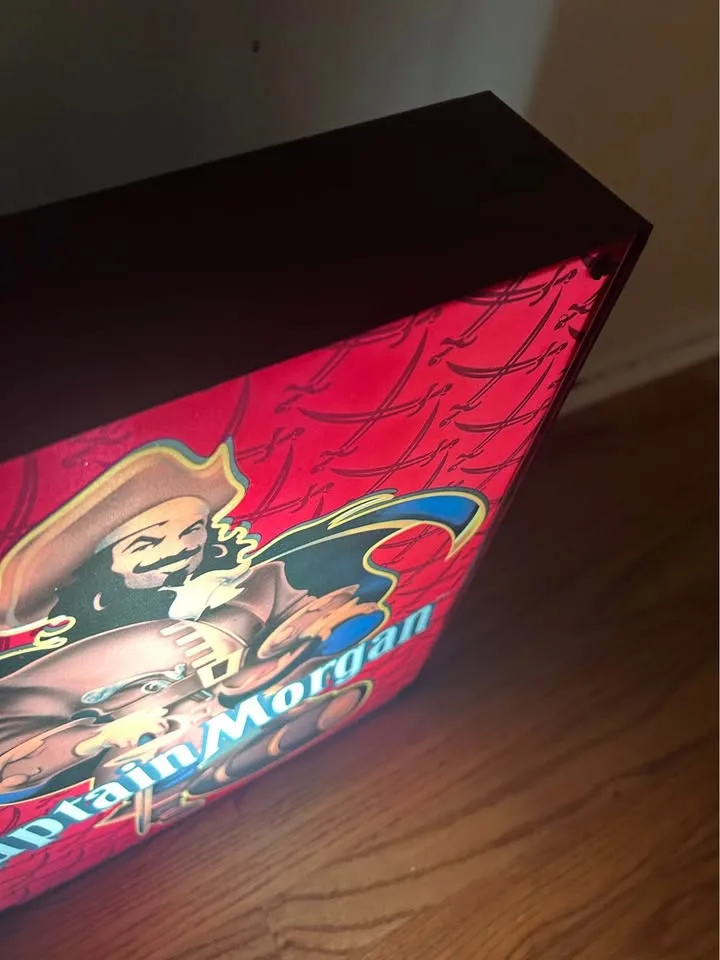 Vintage Captain Morgan Light Up Bar Sign image indicator(4)