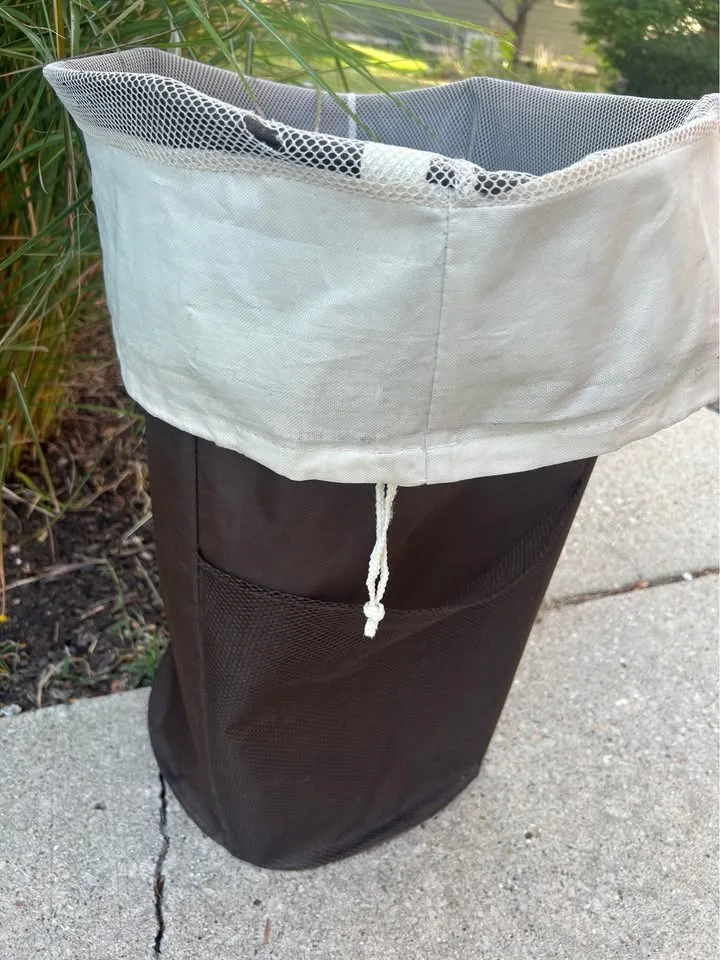 Standing Cloth Hamper image indicator(2)