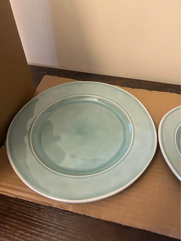 BRAND NEW Mint Green Dinnerware for 6 (18pcs) image indicator(2)