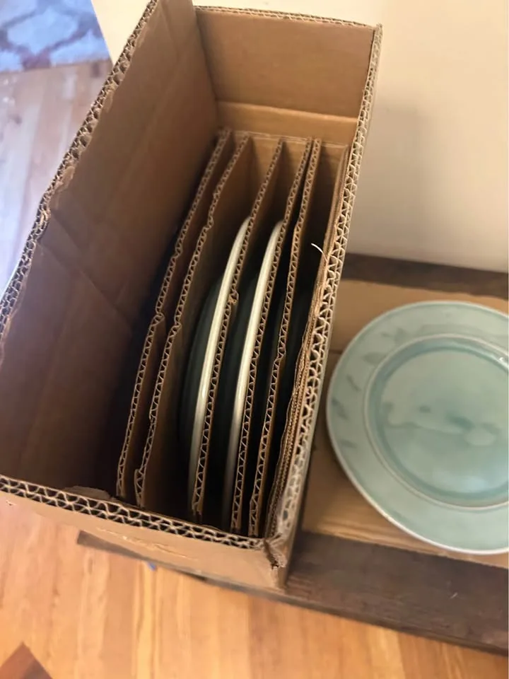 BRAND NEW Mint Green Dinnerware for 6 (18pcs) image indicator(5)