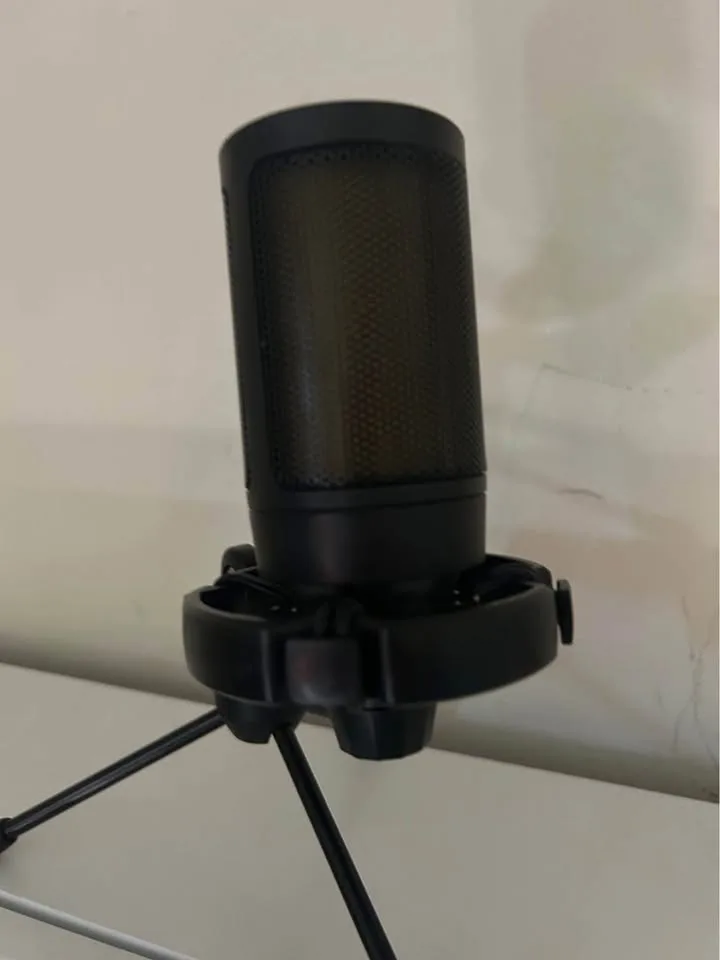 Microphone for Music or Podcasting image indicator(2)