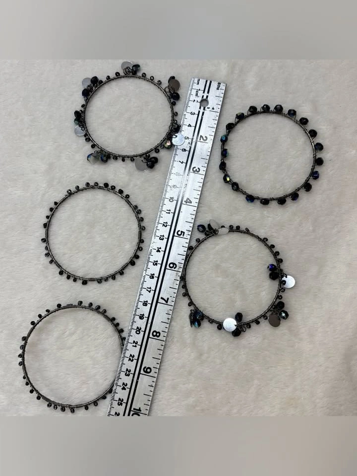 Set Of 5 Beaded Bangle Bracelets Black Iridescent Charms - photo 5