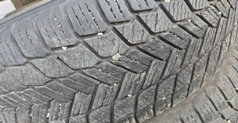 Michelin X-Ice Snow SUV 235/65R17 Tire - photo 5