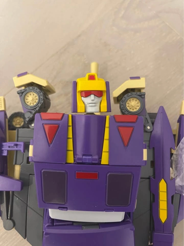 Transformers Star Toys ST-01 Commander Blitzwing - photo 2