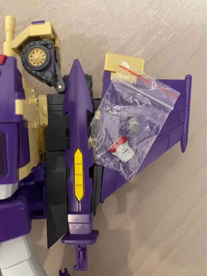 Transformers Star Toys ST-01 Commander Blitzwing - photo 3