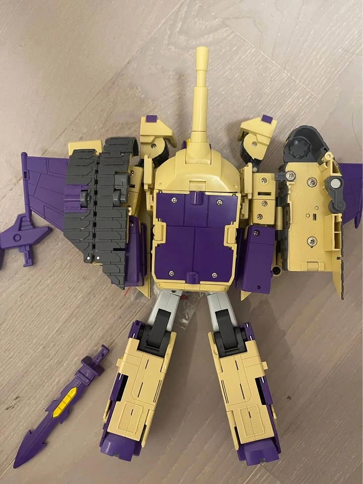 Transformers Star Toys ST-01 Commander Blitzwing - photo 5