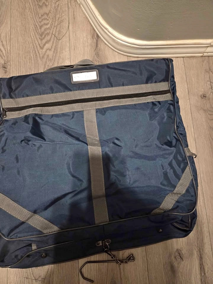 Oscar de la Renta Garment Bag