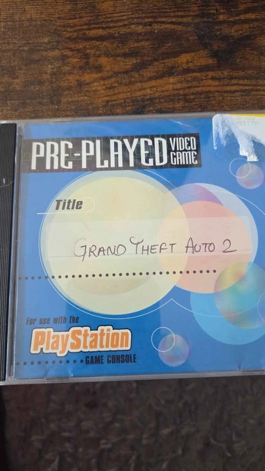 Grand Theft Auto 2 - PlayStation 1 - photo 2