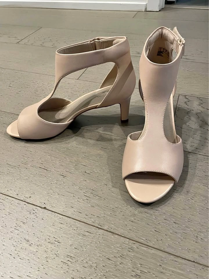 Clarks Alice Flame Blush Leather Heels