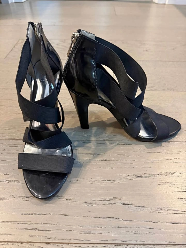 Jessica Simpson Black Strappy Heels Size 8