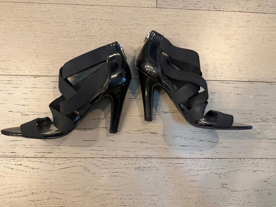 Jessica Simpson Black Strappy Heels Size 8 - photo 3