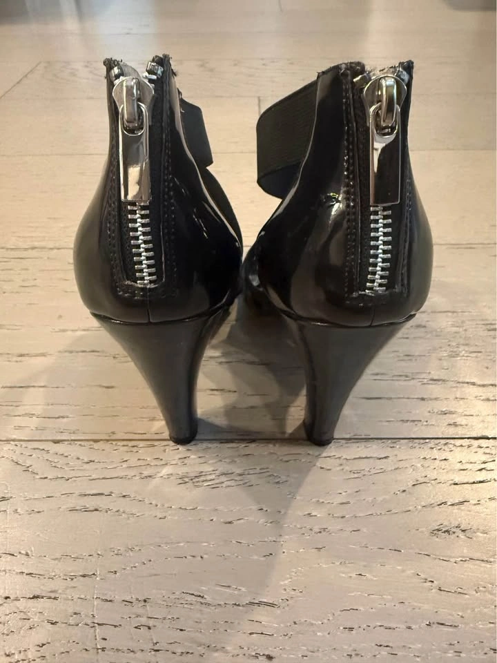Jessica Simpson Black Strappy Heels Size 8 - photo 4