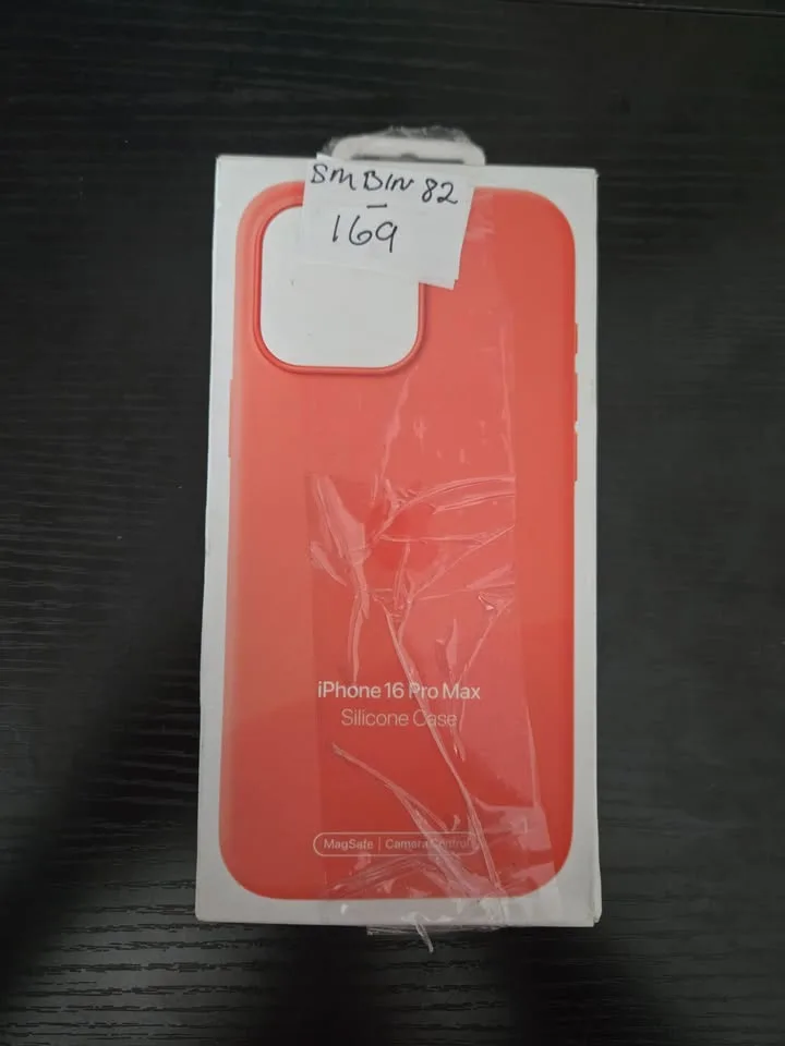 Apple MagSafe Silicone Case for iphone 16e & 16 Pro Max image indicator(2)