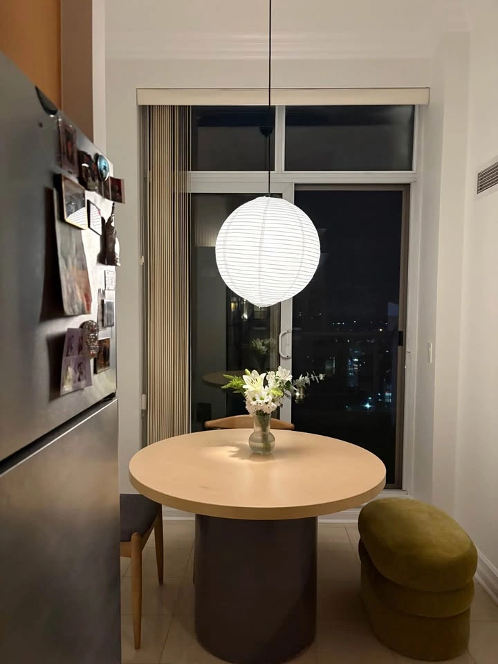 Modern Round Pedestal Table - photo 5