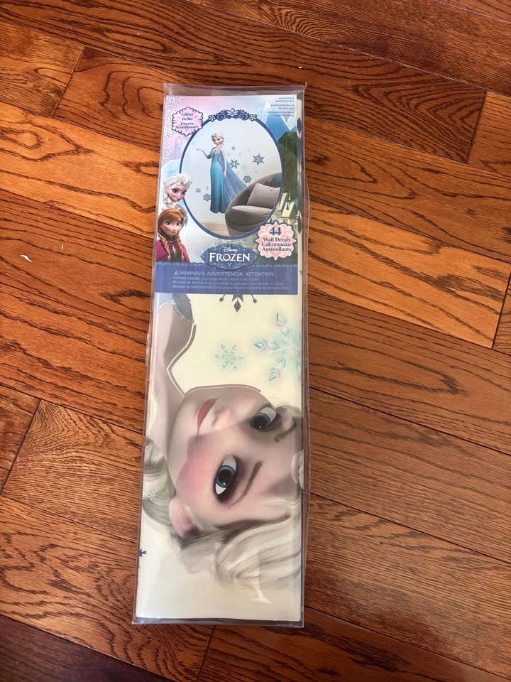 Frozen wall decals - photo 4