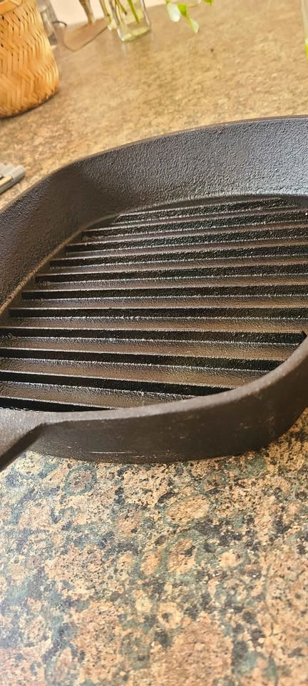 Cast iron grill pan - photo 2