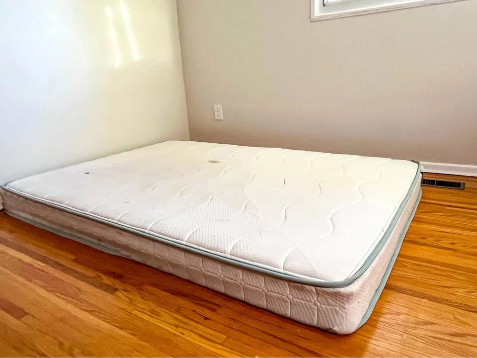 Zinus full/double mattress