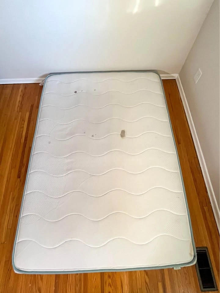 Zinus full/double mattress - photo 2