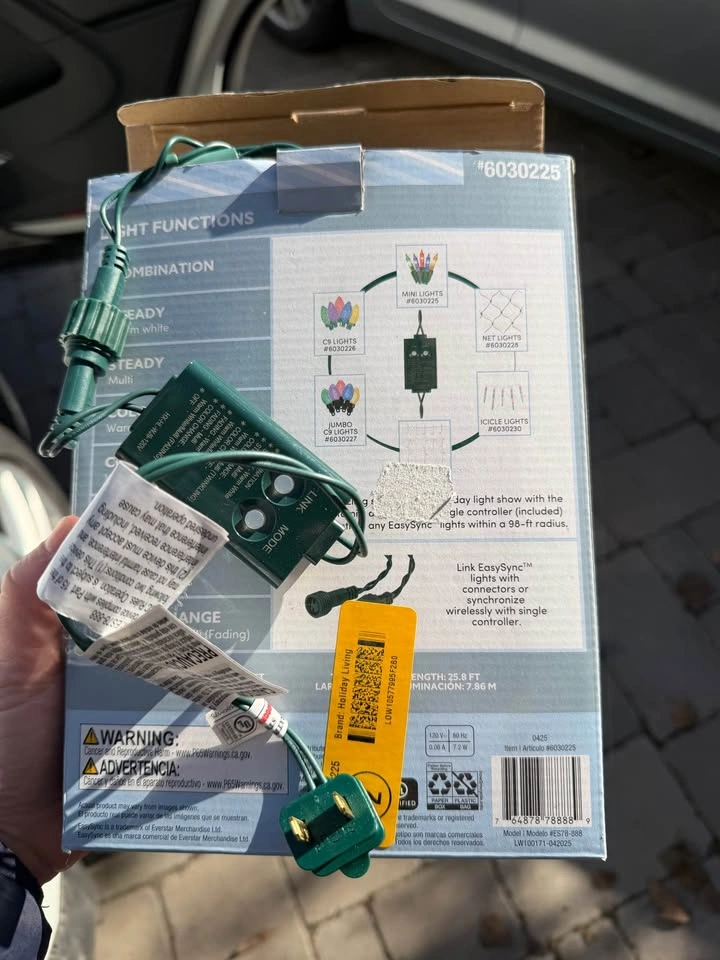 Brand new open box - photo 5
