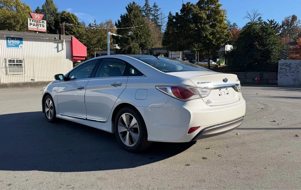2012 Hyundai Sonata Hybrid - photo 5