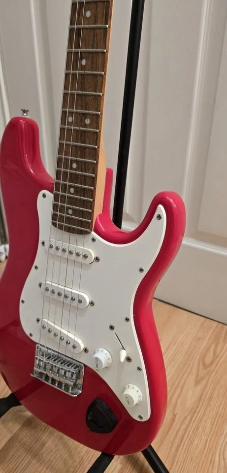 Squier by Fender Mini Stratocaster Electric Guitar - photo 5