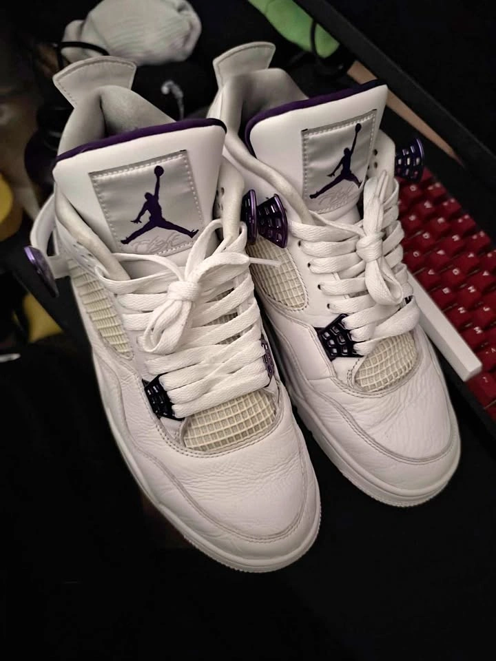 Jordan 4 metallic purple 10.5