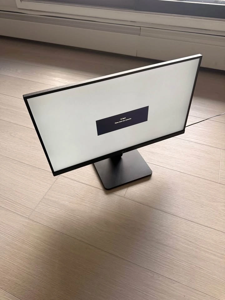 LG 22” 100Hz HD Gaming Monitor - photo 2