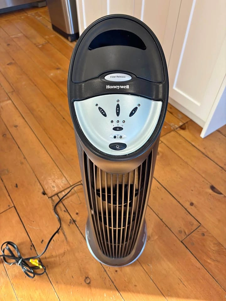 Honeywell HFD-116C Air Purifier