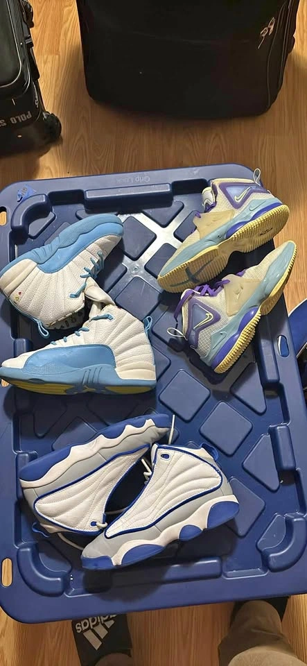 3 pairs of shoes for kid basketball 3Y Jordan