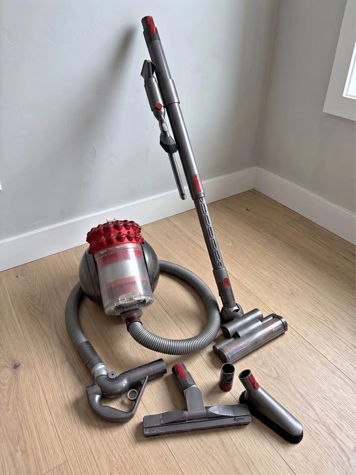 Dyson Cinetic Big Ball Canister Vacuum