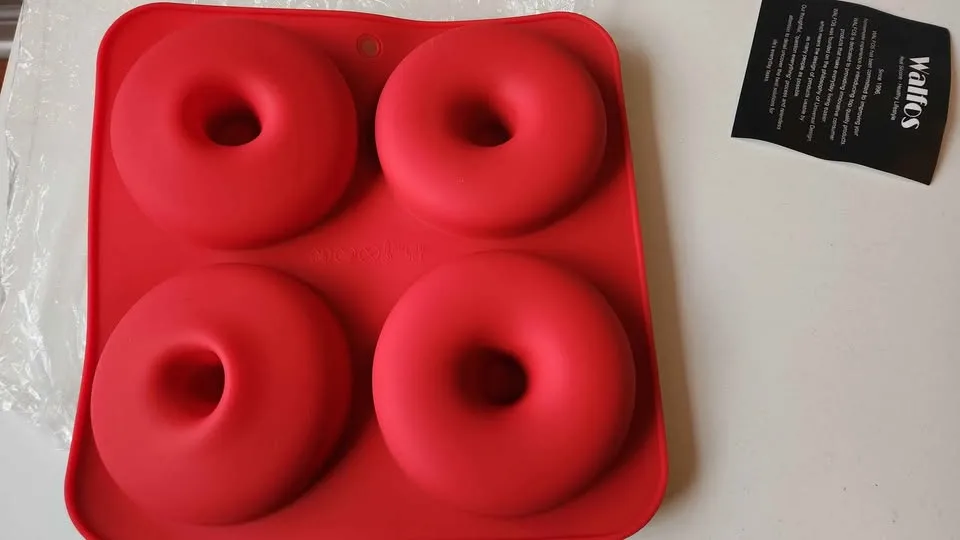 New Silicone Baking donut/bagel molds x 3 image indicator(2)