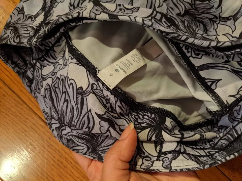 Lululemon white and black floral leggings (size 4) image indicator(2)