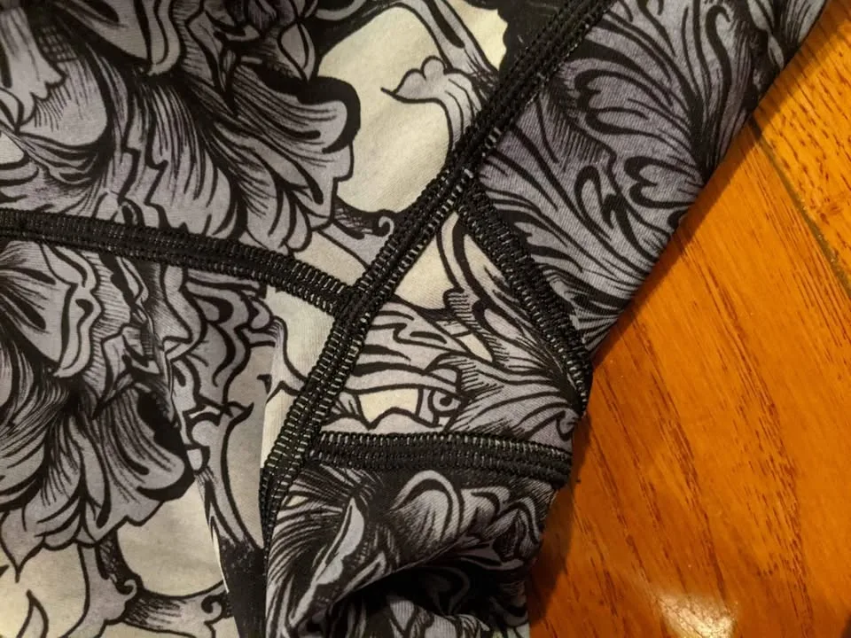 Lululemon white and black floral leggings (size 4) image indicator(3)