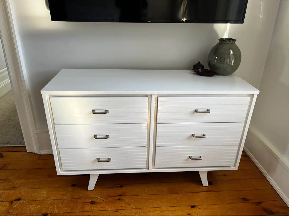 White Mid-Century Modern 6-Drawer Dresser - photo 2