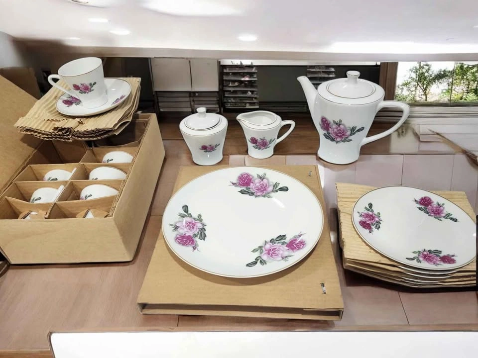 NEW Pink Rose Porcelain Tea and Dinner Set of 22 - photo 5