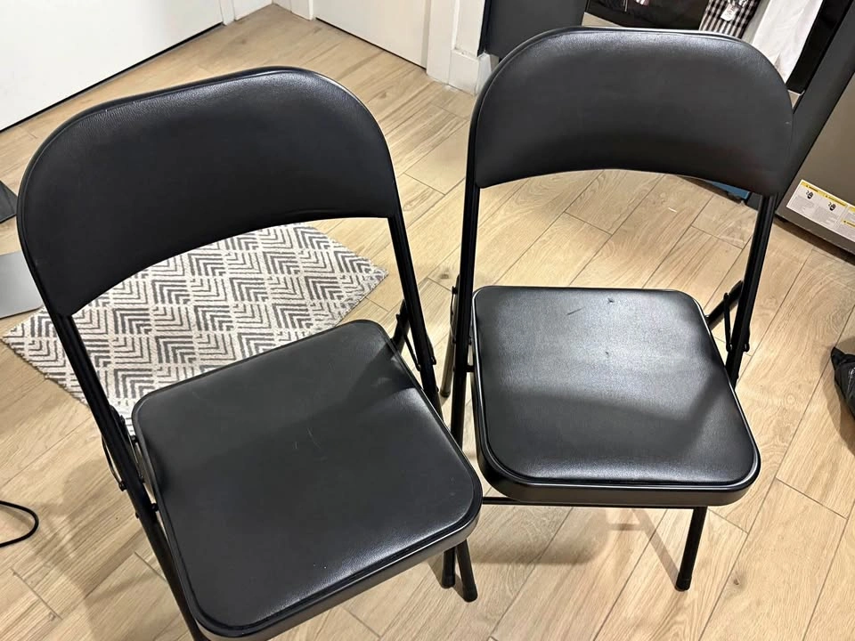 Chairs x4