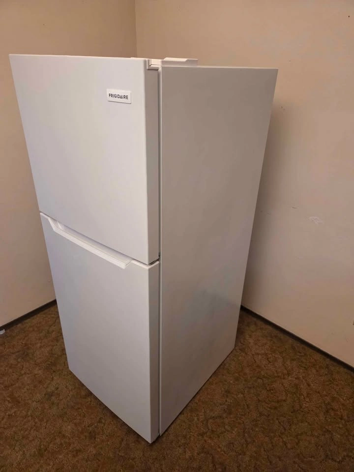 Delivery Available White Frigidaire Fridge - photo 2