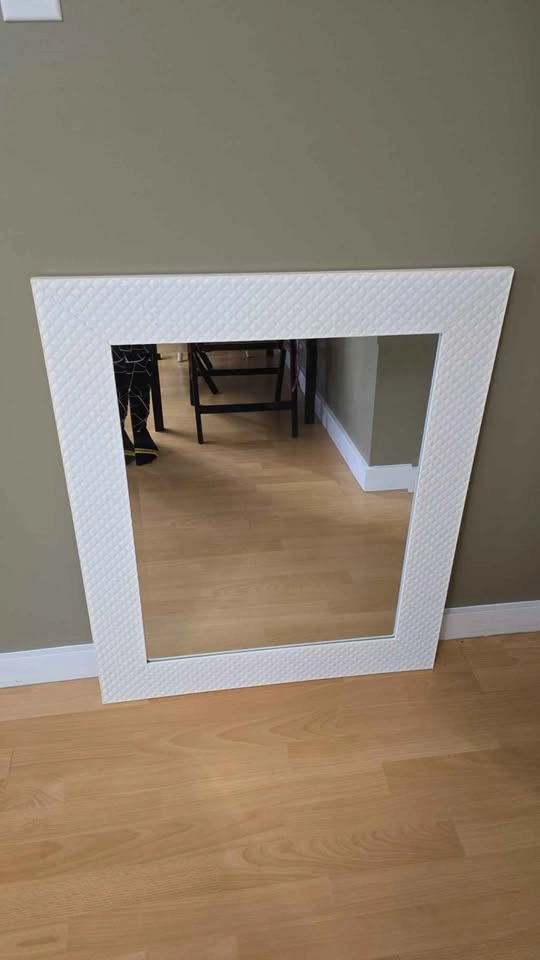 White Quilted Texture Wall Mirror - photo 5