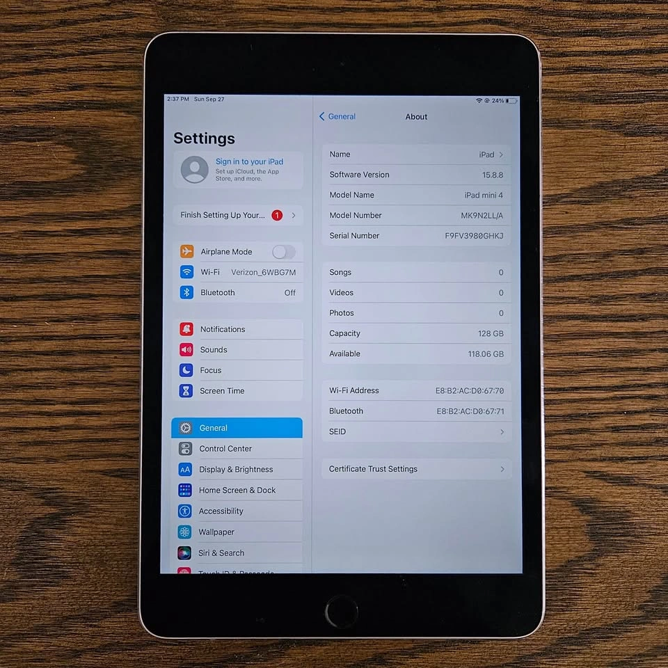 Apple iPad mini 4 128GB - photo 2