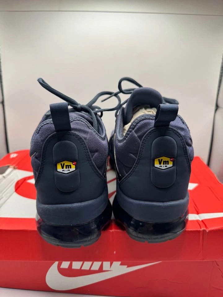 Nike Air VaporMax Plus - photo 2